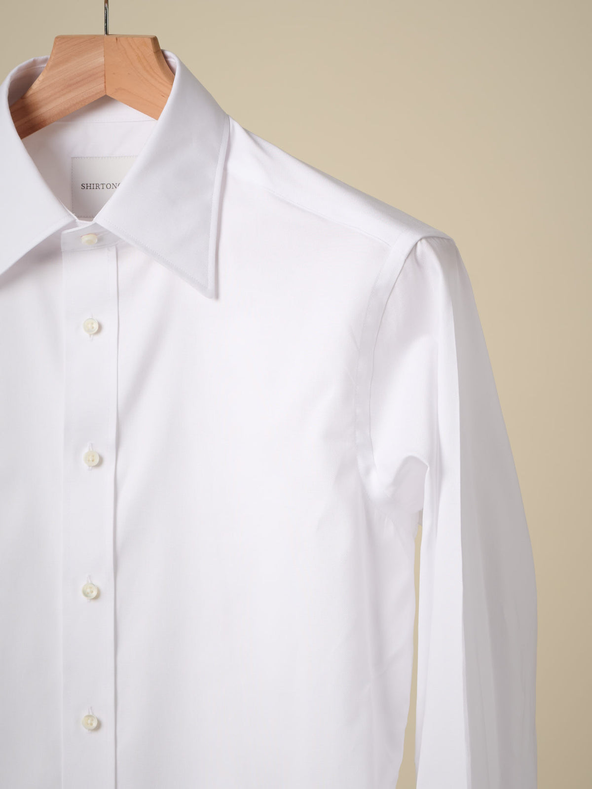 White Pinpoint RTW